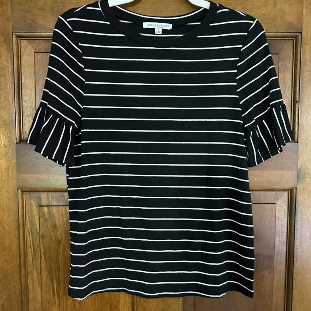 Green Envelope black & white striped top Sz S